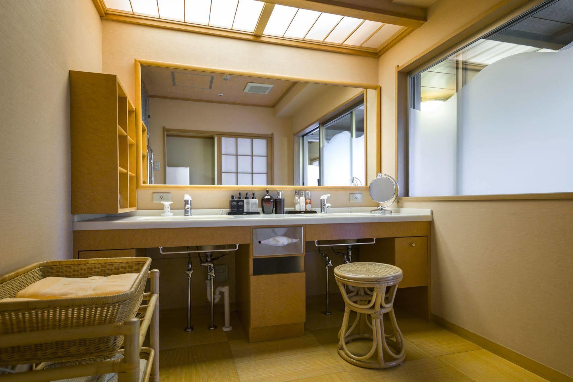 Hotel Kaneyamaen Fujiyoshida Exterior photo