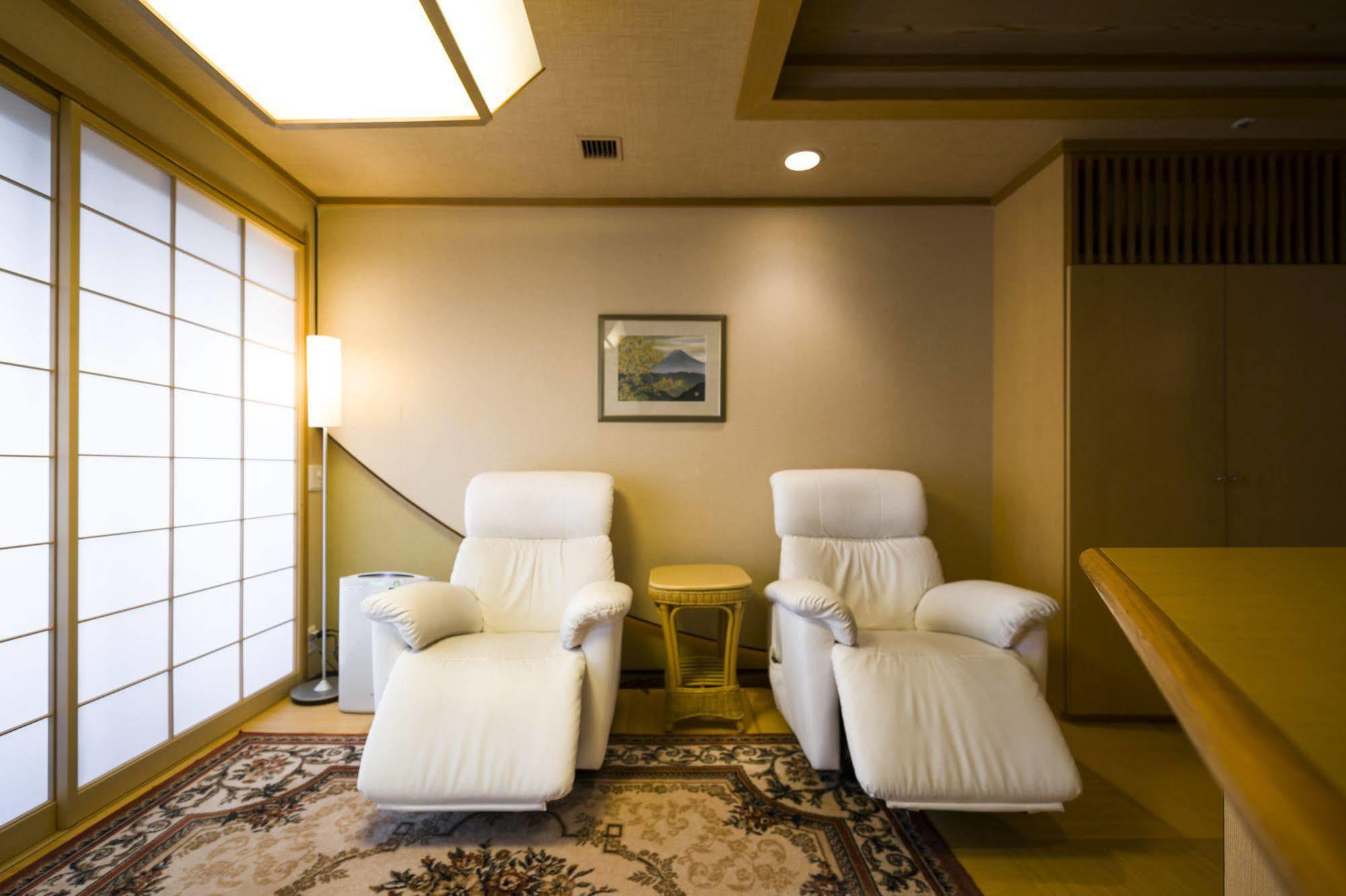 Hotel Kaneyamaen Fujiyoshida Exterior photo